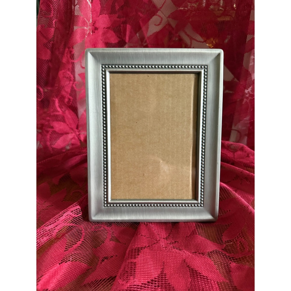 Brushed Silver Metal Beaded 4x6 Picture Frame Tabletop Wall Decor Classic